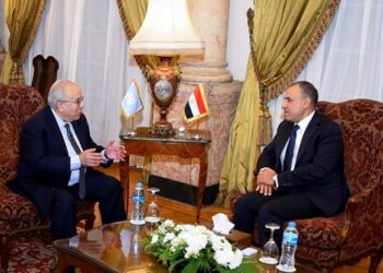 وزير الخارجية يستقبل المبعوث الشخصي لسكرتير عام الأمم المتحدة للسودان