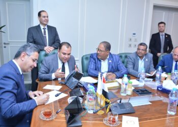 وزير التموين والتجارة الداخلية يلتقي بعدد من السادة أعضاء مجلسي النواب والشيوخ