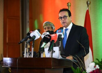 نائب رئيس مجلس الوزراء وزير الصحة يؤكد عمق وترابط العلاقات التاريخية بين مصر عمان