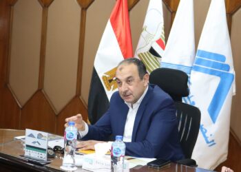 وزير قطاع الأعمال العام يتابع تنفيذ خطط العمل وموقف مشروعات شركات المقاولات والتطوير العقاري التابعة