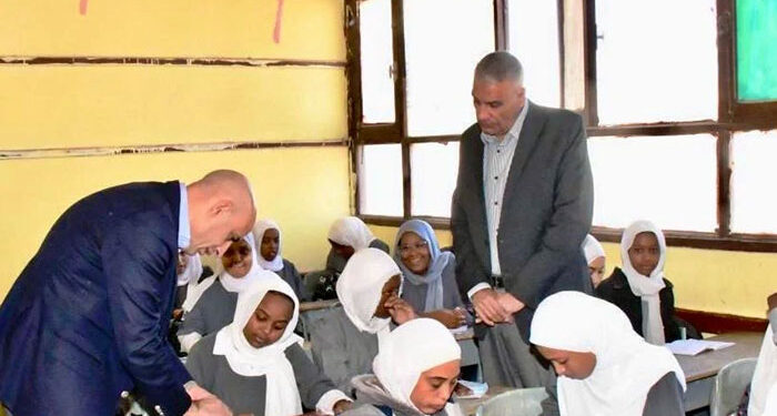 وزير التعليم: نحرص على ترسيخ القيم الأخلاقية والسلوكيات الإيجابية لدى الطلاب