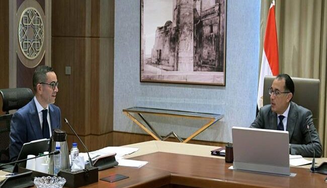 رئيس الوزراء يناقش مع وزير الاستثمار عددا من ملفات العمل