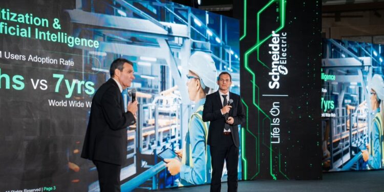 شنايدر إلكتريك تطلق ثلاثة منتجات جديدة لتعزيز أنظمة الطاقة وجهود الاستدامة