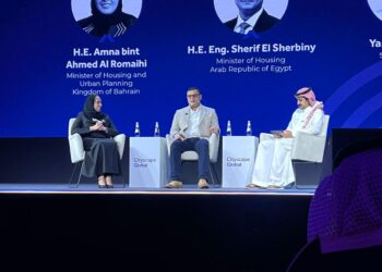 وزير الإسكان يشرح التجربة العمرانية المصرية.. ويعرض الفرص الاستثمارية المتاحة بمختلف أنواعها بالمدن الجديدة