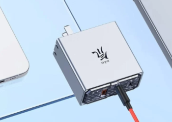 شاحن لاسلكي خارق من Red Magic