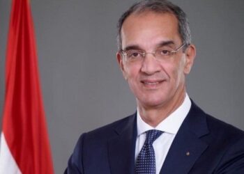 عمرو طلعت يغادر إلى صربيا لبحث تعزيز التعاون المشترك فى مجال الاتصالات وتكنولوجيا المعلومات