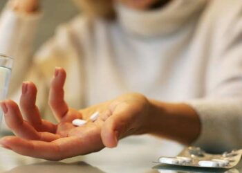 أضرار الإفراط في تناول المسكنات ونصائح لتجنبها