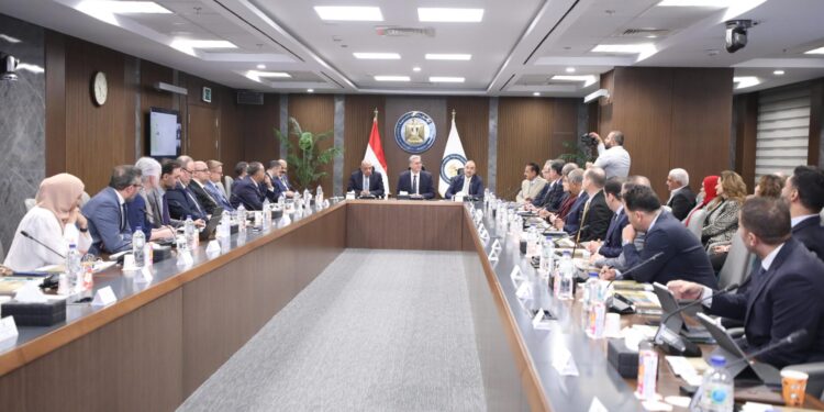 وزراء قطاع الأعمال العام والكهرباء والبترول يبحثون الاستعدادات لمؤتمر ومعرض مصر الدولي للطاقة “إيجبس 2025”