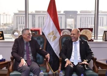 وزير العمل يبحث مع “شركة سعودية ” التعاون في مجالات التدريب والتشغيل