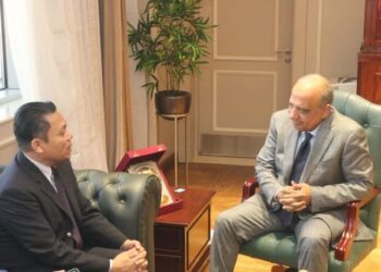وزير الكهرباء يستقبل سفير ماليزيا بالقاهرة لبحث سبل دعم وتعزيز فرص التعاون والشراكة والاستثمار