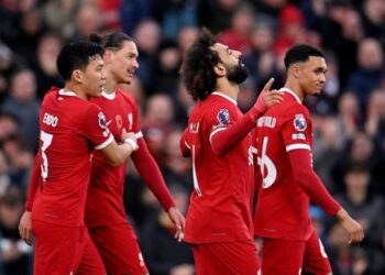 موعد مباراة ليفربول وتوتنهام اليوم في الدوري الإنجليزي