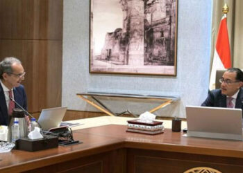 رئيس الوزراء يتابع مع وزير الاتصالات مستجدات العمل في عدد من الملفات