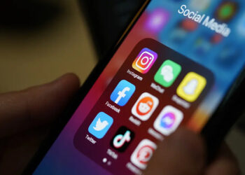 السويد تدرس حظر وسائل التواصل الإجتماعي عن الأطفال تحت 16عاما