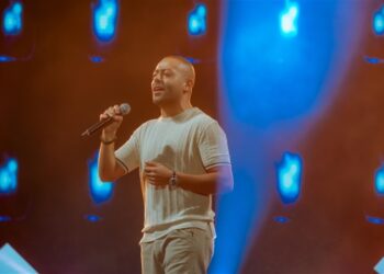 تامر عاشور يشعل حفل غنائي في الإسكندرية