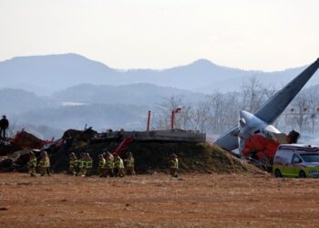 كوريا الجنوبية.. 96 قتيلًا في تحطم طائرة بمطار موان