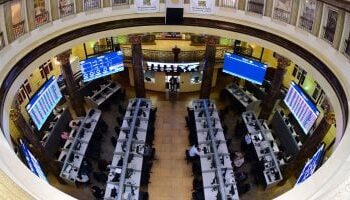 هبوط حاد في البورصة المصرية مع نهاية تعاملات اليوم الإثنين 23 ديسمبر 2024 وخسارة 24 مليار جنيه