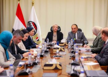 وزير قطاع الأعمال يستقبل وزيرة البيئة ويبحثان تعزيز التعاون لتنشيط السياحة البيئية في مصر
