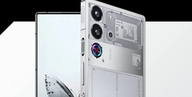 OnePlus وOppo تطلقان أول هواتف ألعاب بشاشة مسطحة ونظام تبريد نشط