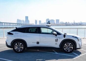 التاكسي ذاتي القيادة