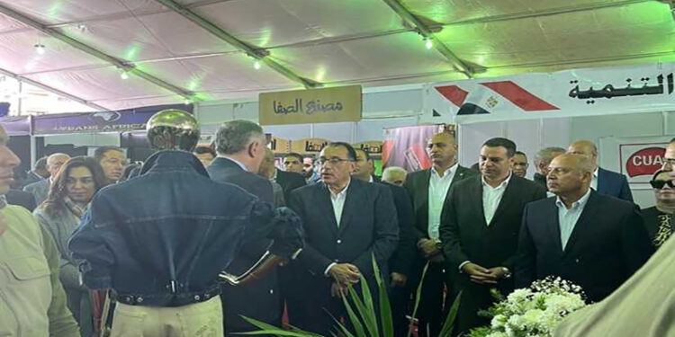 رئيس الوزراء يتفقد معرض “صُنع في بورسعيد”