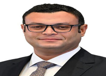وزير الإسكان يصل مدينة العلمين الجديدة لتفقد المشروعات التنموية بالساحل الشمالى الغربى