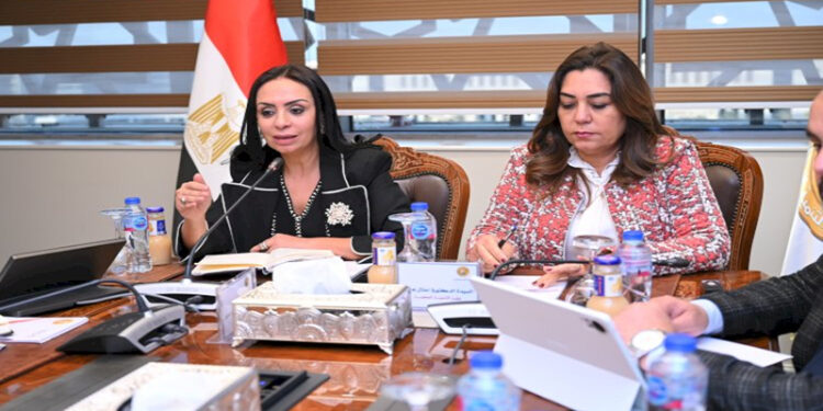 وزيرتا التنمية والتضامن تبحثان مع المحافظين آليات التنسيق مع الجمعيات الأهلية