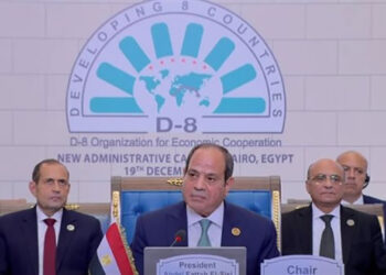 الرئيس السيسي: مصر أقامت جسرًا جويًا بين القاهرة وبيروت لدعم لبنان بالمساعدات