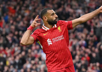 صلاح يقترب من تخطي بيكهام فى قائمة نجوم الأسيست بالبريميرليج