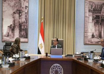 رئيس الوزراء يتابع موقف تنفيذ المشروعات والخدمات الجاري تنفيذها في محافظة الفيوم
