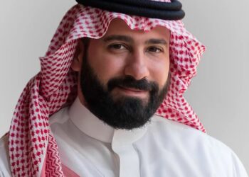 الشيخ طحنون بن خليفة بن محمد آل نهيان يكرم المبدعين الشباب في ختام قمة فوربس الشرق الأوسط
