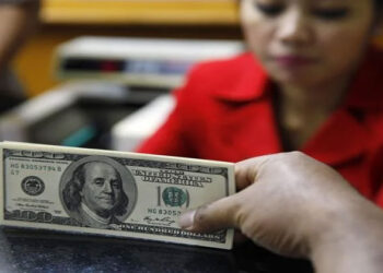 عاجل.. سعر الدولار يكسر 50 جنيها لأول مرة في البنوك