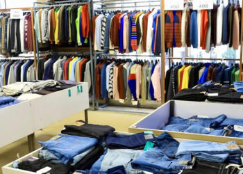 التنظيم والإدارة يستجيب لطلب موظفي الحي الحكومي بالعاصمة الإدارية بمد معرض ملابس الشتاء لمدة أسبوع