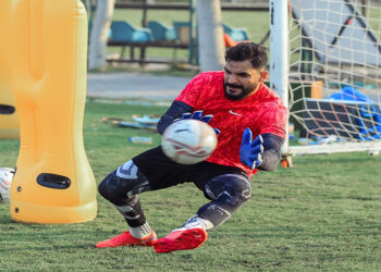 محمود حمدي حارس مرمى المصري يواصل التأهيل بعد إصابة الخلفية