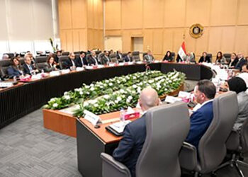 إقامة مدينة متكاملة لتصنيع إطارات السيارات وخطة لتطوير مصنع الألومنيوم