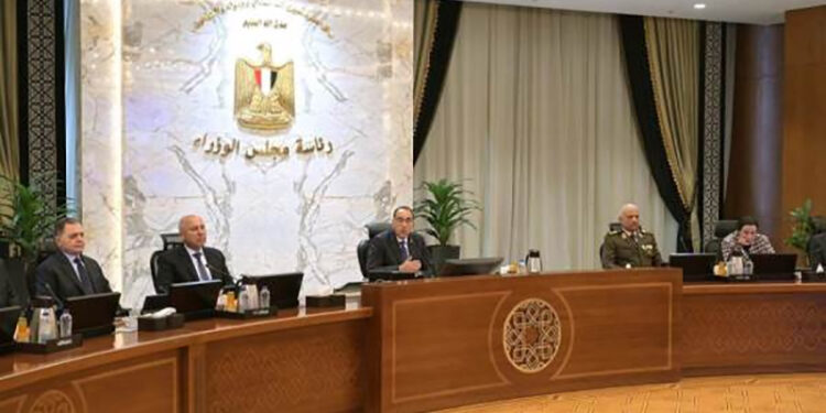 رئيس الوزراء يؤكد اهتمام الدولة بقطاع الصناعة والعمل على إقرار وتطبيق المزيد من التيسيرات الجاذبة