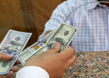 كسر الـ51 جنيهًا.. ارتفاع جديد في سعر الدولار الآن بـ10 بنوك