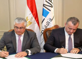 اقتصادية قناة السويس والسويس للصلب توقعان عقد تشغيل رصيف بميناء الأدبية