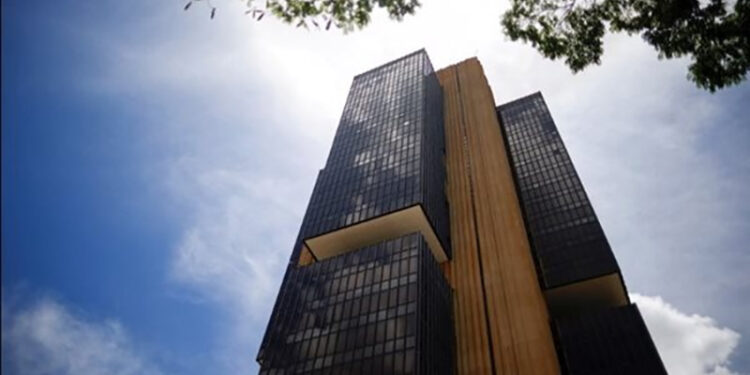 البنك المركزي البرازيلي يكثف حملته لرفع أسعار الفائدة في 11 ديسمبر