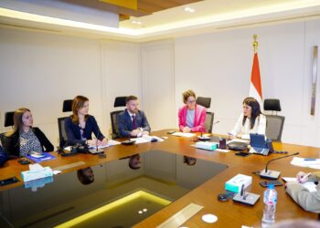 المشاط تلتقي وفدًا يضُم مُمثلي 27 دولة أوروبية لمناقشة فُرص الشراكة الاستثمارية