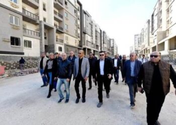 وزير الإسكان يتفقد سير العمل بمشروعات سكن مصر ودار مصر وجنة بمدينة القاهرة الجديدة