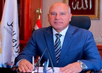 نائب رئيس مجلس الوزراء للتنمية الصناعية وزير الصناعة والنقل يعلن طرح 2612 قطعة أرض صناعية