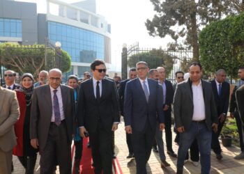 وزير الثقافة ومحافظ الجيزة يفتتحان “قصر الإبداع الفني” بـ 6 أكتوبر