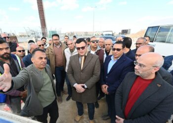 وزير الإسكان يتفقد سير العمل بمشروعات المدينة التراثية.. وعدد من مشروعات البنية الأساسية بمدينة العلمين الجديدة