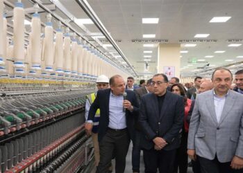 رئيس الوزراء يتفقد منطقة المصانع الجديدة بغزل المحلة وأعمال الإنتاج والتشغيل بها