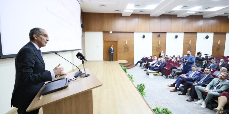 وزير الاتصالات يشهد تخريج أول دفعة من برنامج “Android Automotive” لتطوير برمجيات السيارات