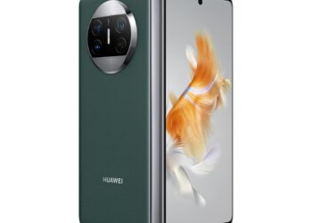 هواوي اتخذت رهانًا جريئًا على الهواتف القابلة للطي منذ سنوات، والآن تؤتي ثمارها