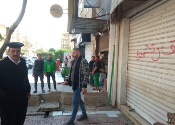 وزير الإسكان: تنفيذ حملات إزالة إشغالات ووصلات مياه خلسة وغلق أنشطة مخالفة بمدن 6 أكتوبر والسادات و15 مايو