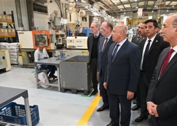 رفع كفاءة الطرق والمرافق في المناطق الصناعية أسوة بما يتم في مدينة العاشر من رمضان