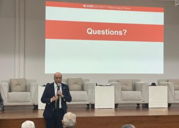 غرفة الصناعات النسيجية تنظم ندوة عن استخدام الذكاء الصناعي في تكنولوجيا الانتاج