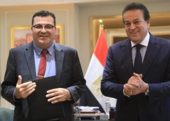 وزير الصحة يبحث تعزيز التعاون مع جامعة لويزفيل الأمريكية